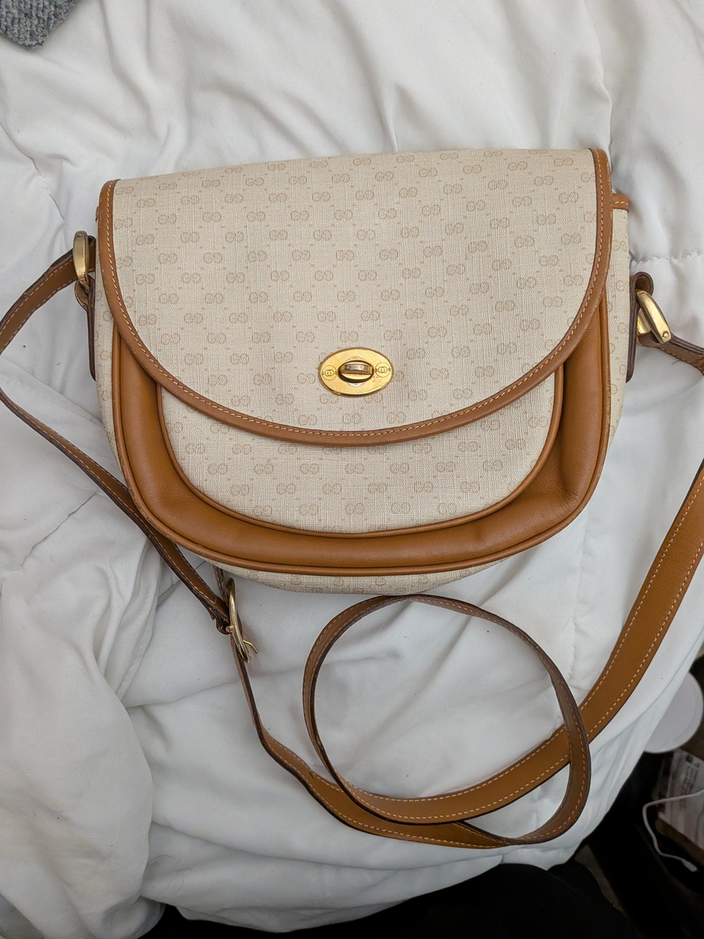 Gucci Vintage Designer Cream and Tan Crossbody Saddle Bag Authentic